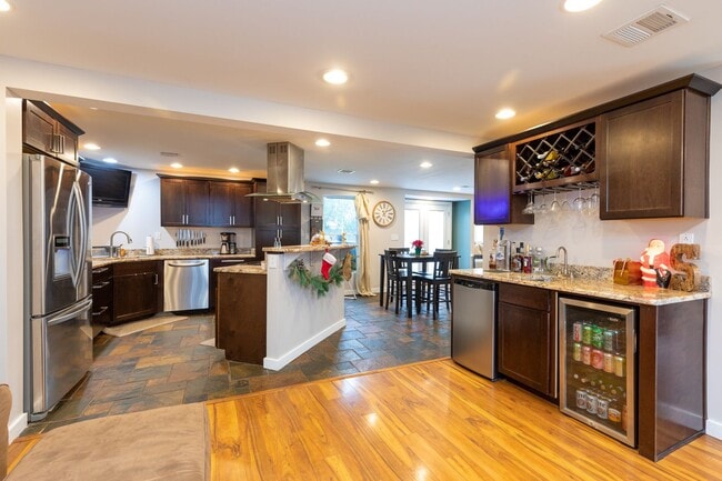 Photo - Spacious 4 Bedroom 3 Bath Home