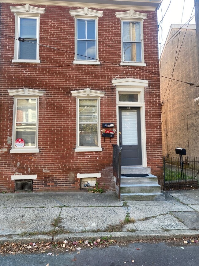 48 Chestnut St