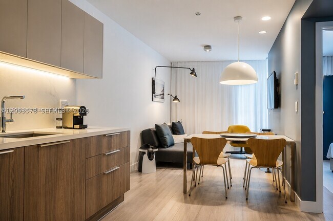 Photo - 1215 West Dr Unit 204