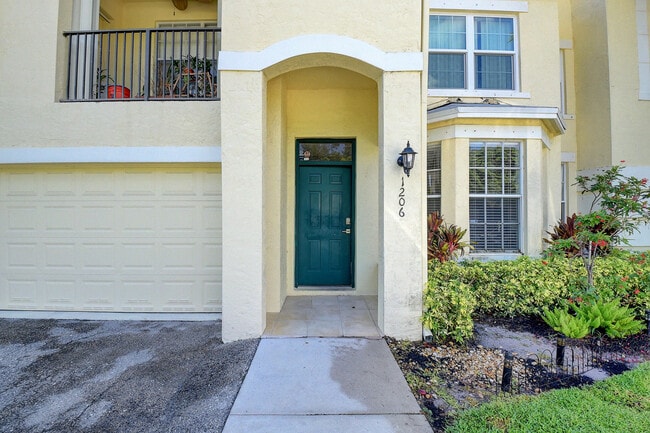 1206 Belmont Pl