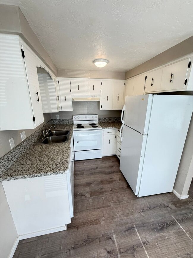 Photo - Pet Friendly 2 Bedroom in Lebanon! Unit #1