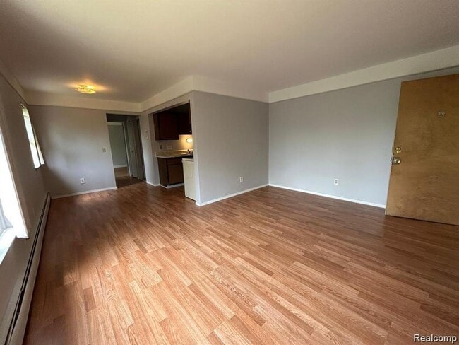 16480 E 9 Mile Rd Unit 102