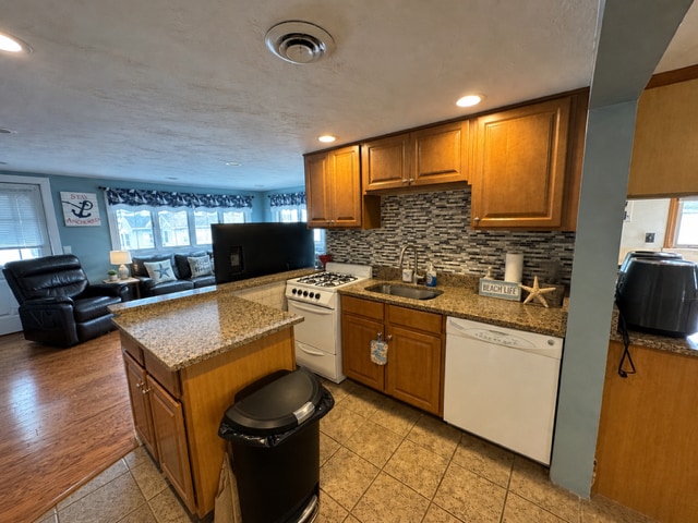 Photo - 8 MacArthur Ln