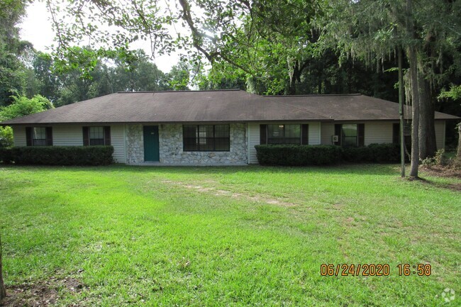 Building Photo - Newly renovated 3 bedroom 2 bath in Oaklan... Rental