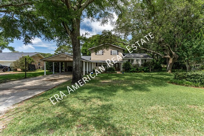 Photo - 631 Country Club Ave NE