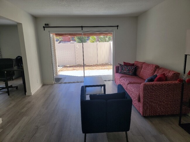 Photo - 2056 Sunset Point Rd Unidad 23