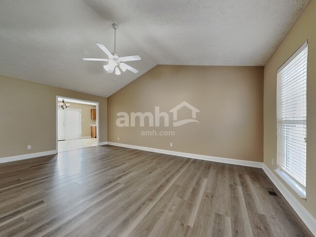 Photo - 112 Rouen Ct