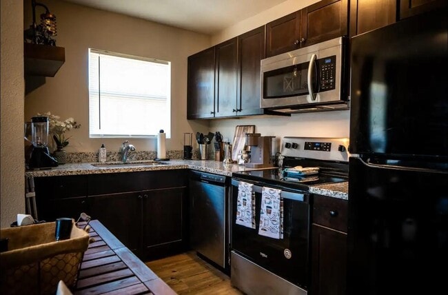 Photo - 2415 McGowen St