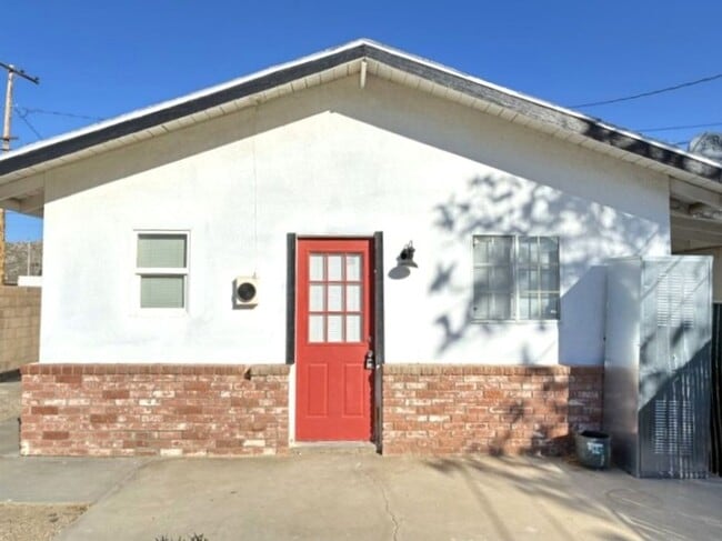 Photo - 1 bedroom house in the middle of Old Town Yucca!