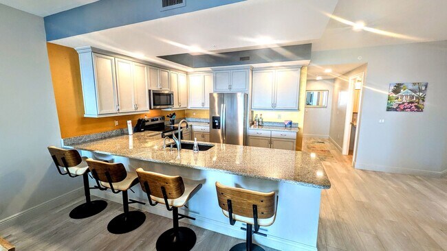 Photo - Annual Turnkey 3/3 penthouse on waterfront...