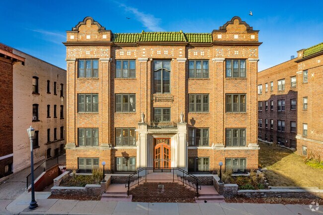 Entrance - Cityview Condominiums