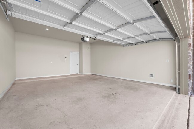 Building Photo - 308 N Spotted Fern Dr Rental
