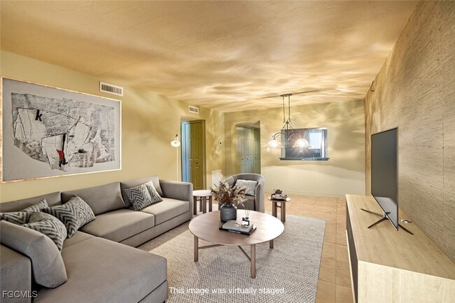 Photo - 2121 Collier Ave Unit 316