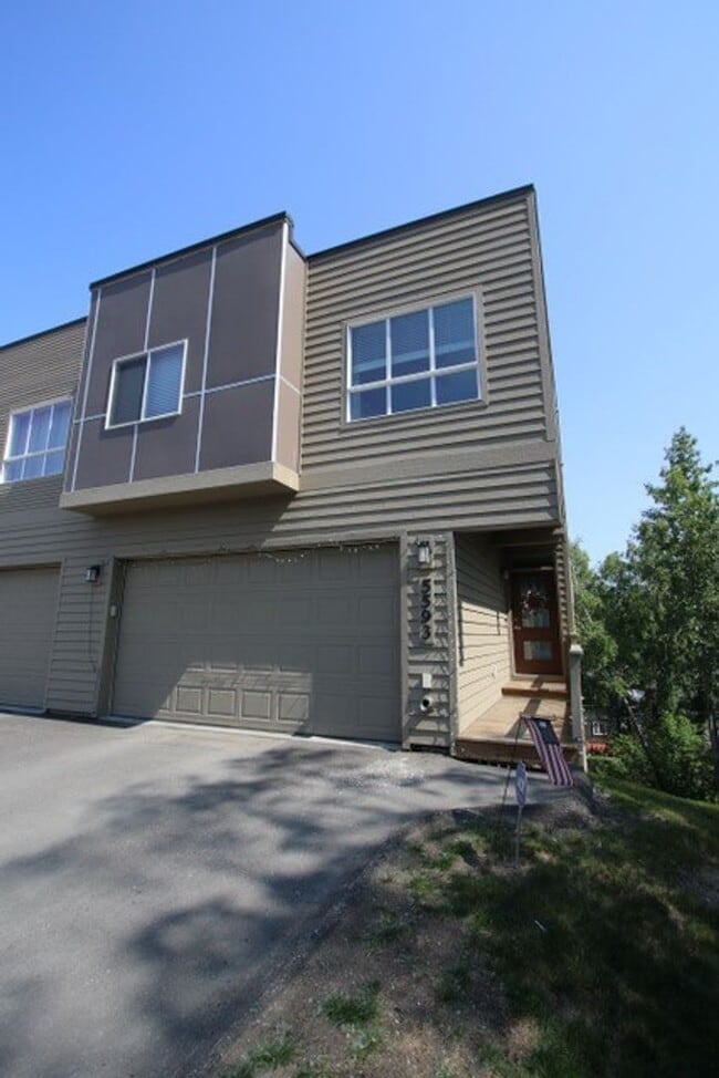 Modern and Spacious 4 Bedroom Condo in Eas... - Modern and Spacious 4 Bedroom Condo in Eas...