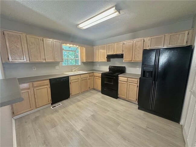 Building Photo - 4143 Lake Mist Dr NW