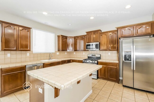 1097 Ashford Ln