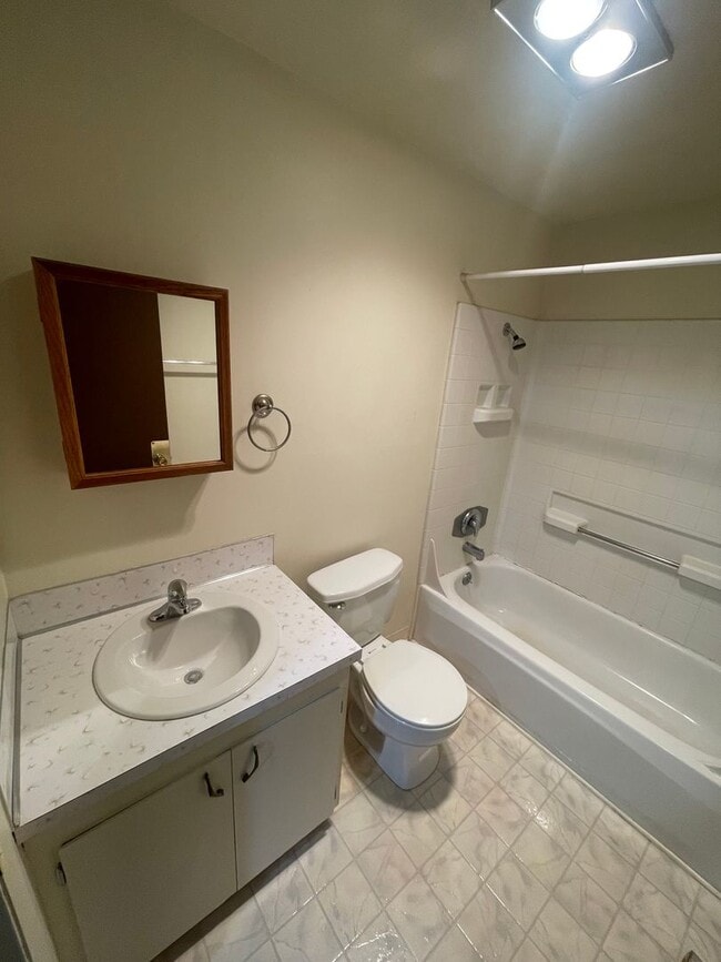 Photo - Large 2 Bedroom over looking the Golf Course! Unit #14