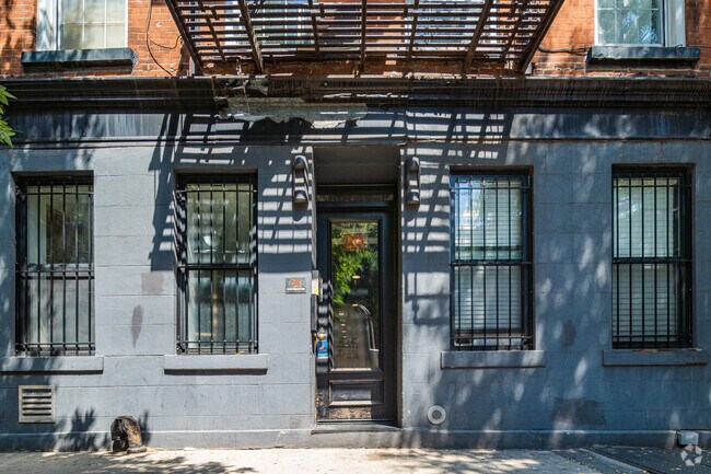 203 E 4th St New York, NY 10009 - 203 E 4th St