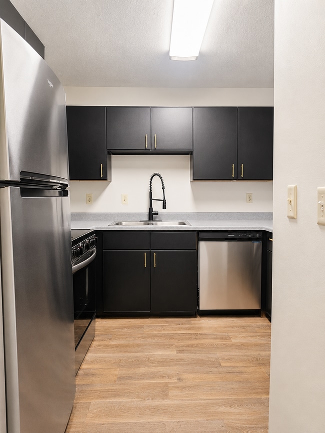 Photo - Lincoln School Apartments