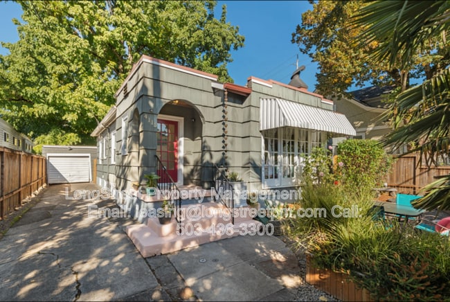 Building Photo - 4115 SE Gladstone St