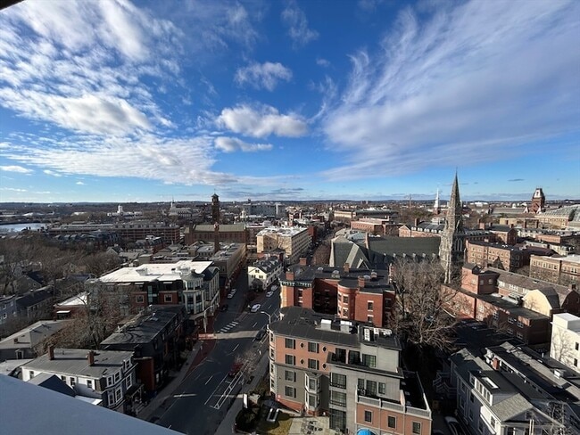 Building Photo - 1105 Massachusetts Ave Unit 12C