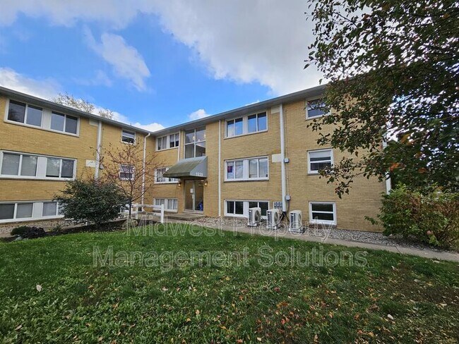 Photo - 1839 E 8th St