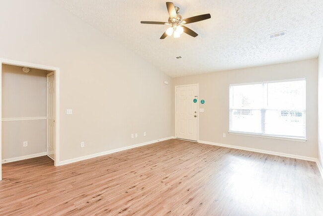 Photo - 4002 Deer Run Trace