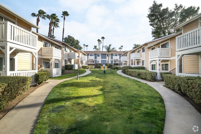 Building Photo - Stonewood Apartment Homes