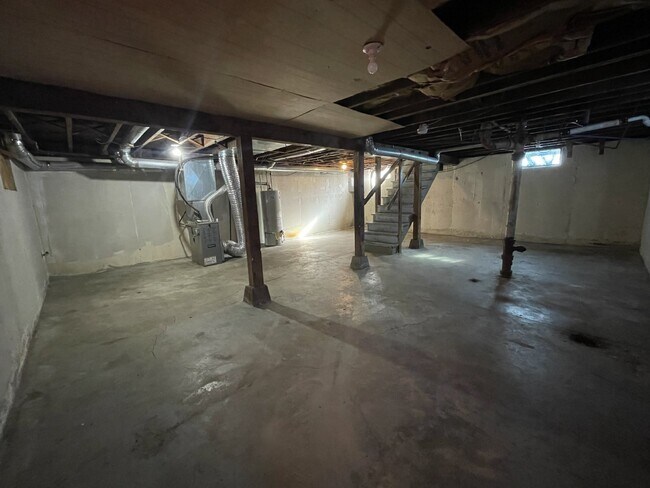 Photo - 2322 S Broadview St, Wichita, KS 67218-493...