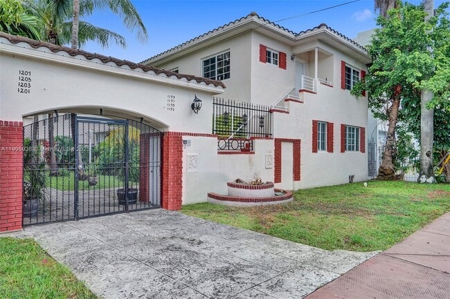 Building Photo - 1193 Marseille Dr Unit 2