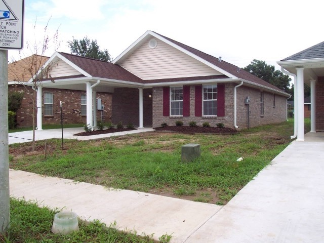 Exterior - Bayberry Point I Apartments