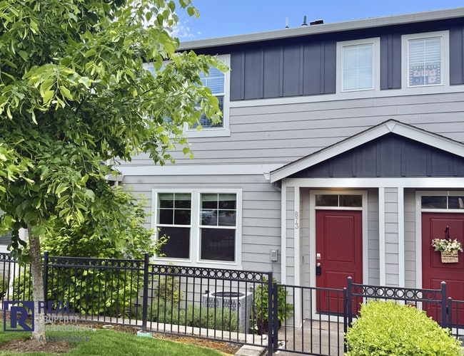Building Photo - 873 N 19th Ave