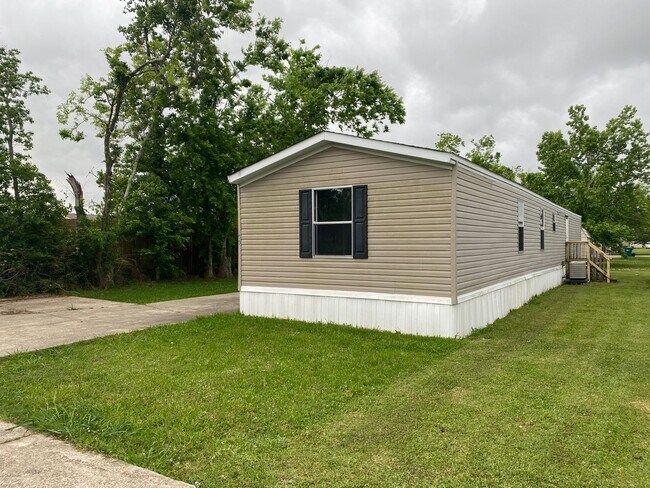 Nice Mobile Home in Oak Hurst! - Nice Mobile Home in Oak Hurst!