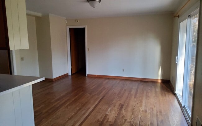 Photo - Oakland Plantation across from Oakland Ele...