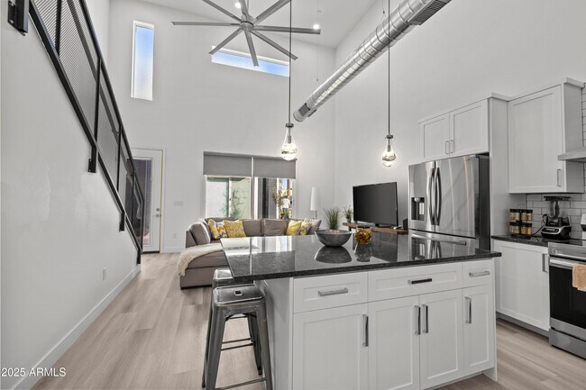 Photo - 3130 N 37th St Unidad 13