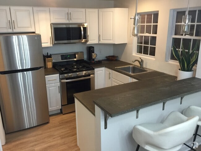 Building Photo - 464 Serpentine Dr Rental
