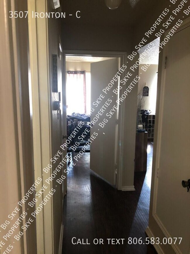 Photo - 3507 Ironton-C Unit C