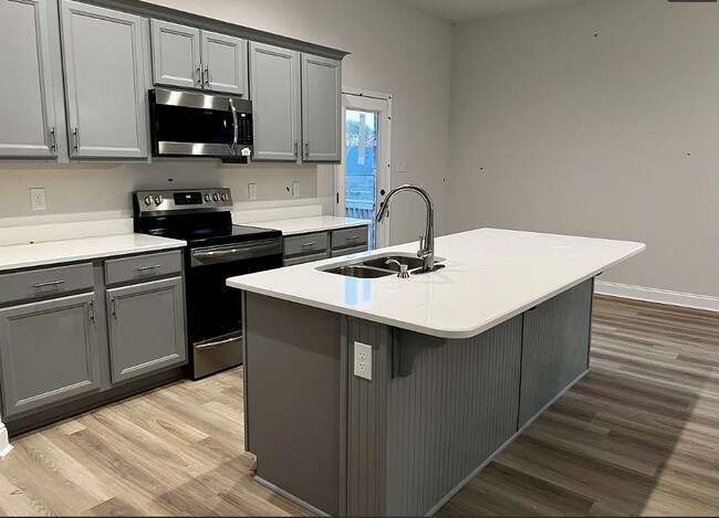 Photo - 10699 Orkney Way