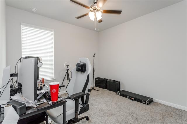 Photo - 960 Traction Trl