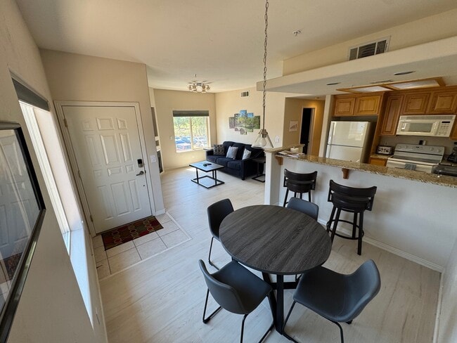 Building Photo - 400 Paradise Pky Unit 180