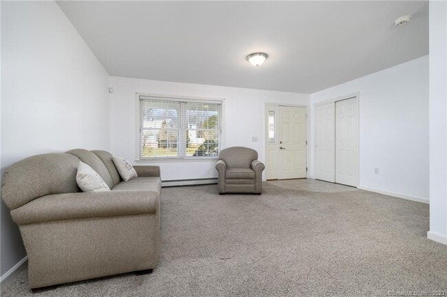 Photo - 217 Highlawn Rd