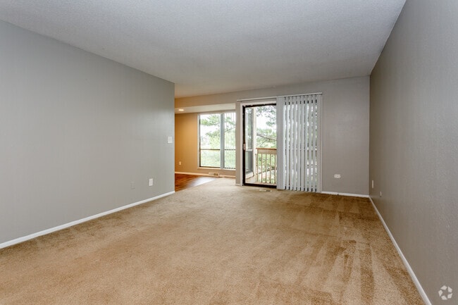 2BR, 1.5BA - 945 SF