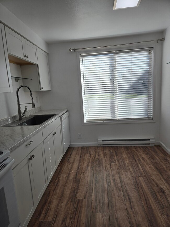 Photo - 1290 Redwood Cir