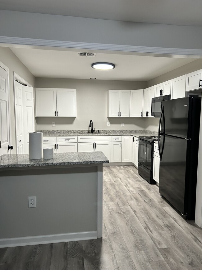 3605 Thomas Dr Unit 2