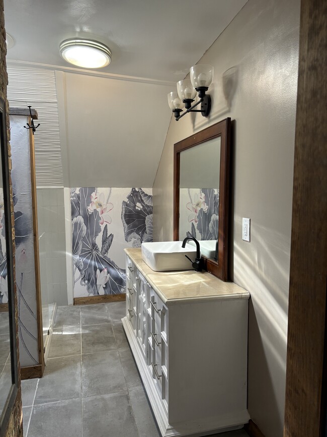 Building Photo - 920 Lafayette Ave Unit 920 B