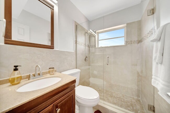 Photo - 2724 NE 14th St Unit 5