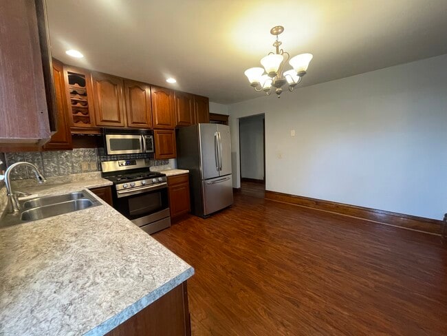 Photo - 322 Chestnut St