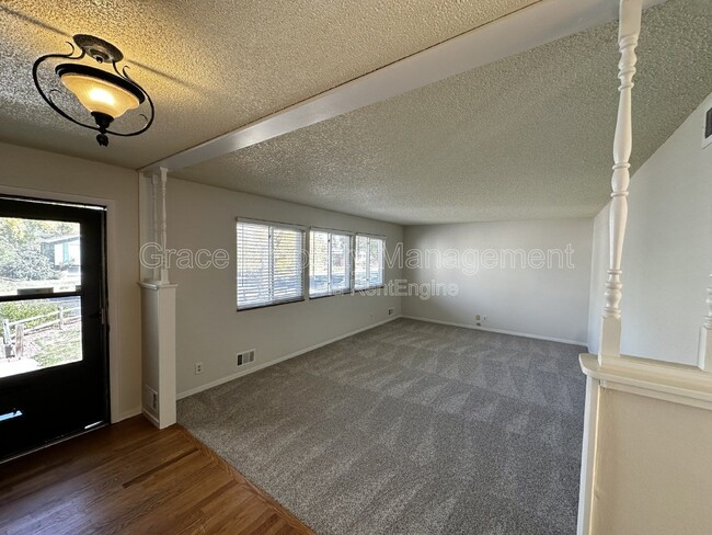 Photo - 1762 Ura Ln