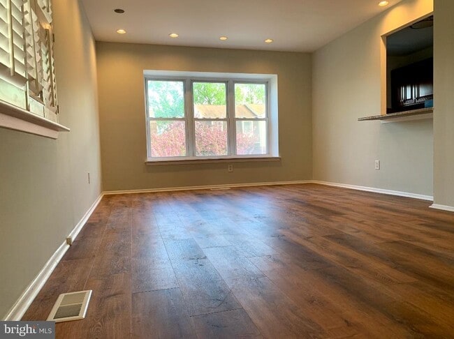 Photo - 9358 Neil Rd