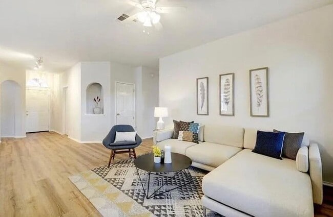 Photo - 15405 Quinley Dr